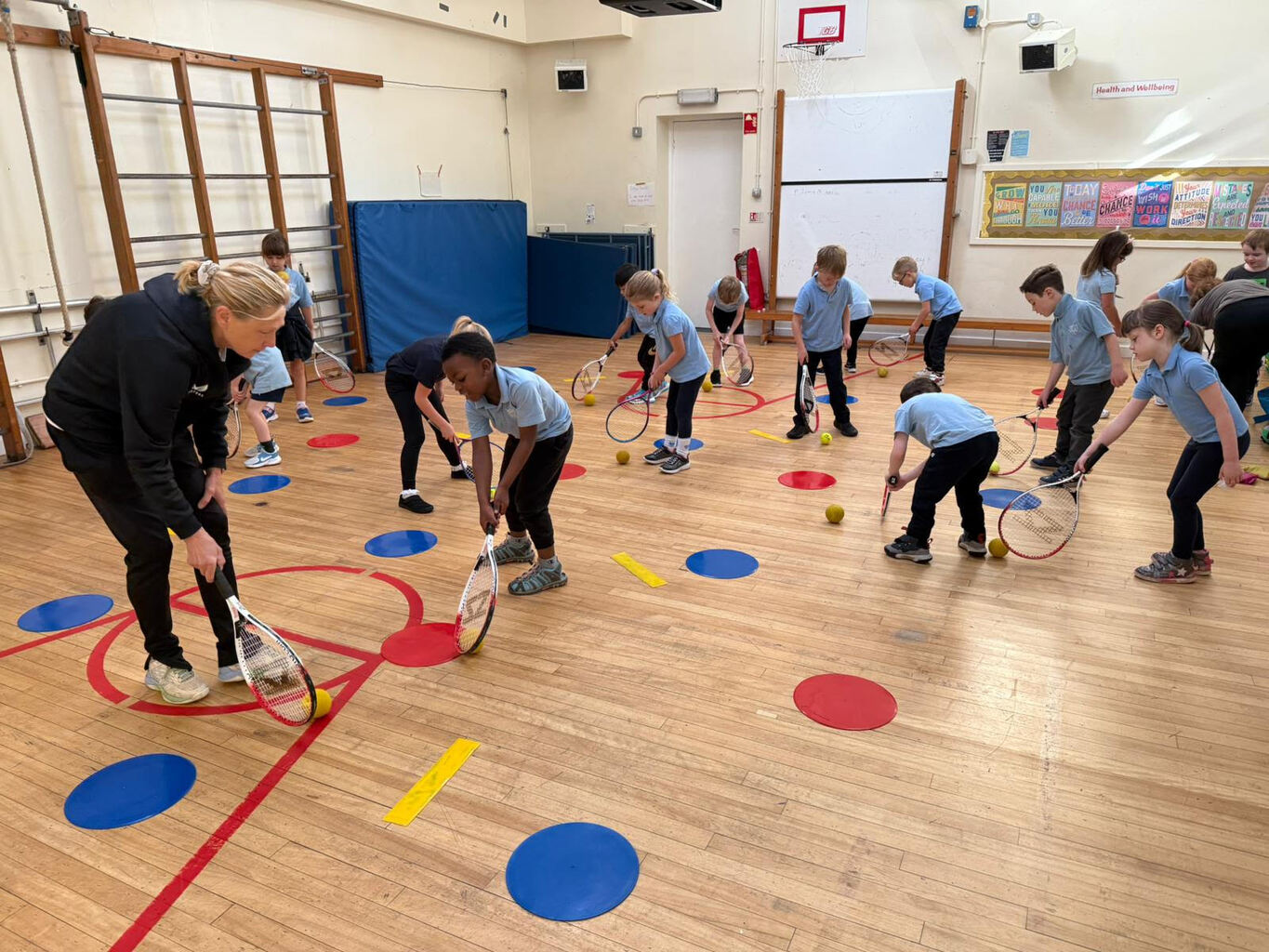 P1/P2 pupils from Brodick Primary enjoying some tennis related activities