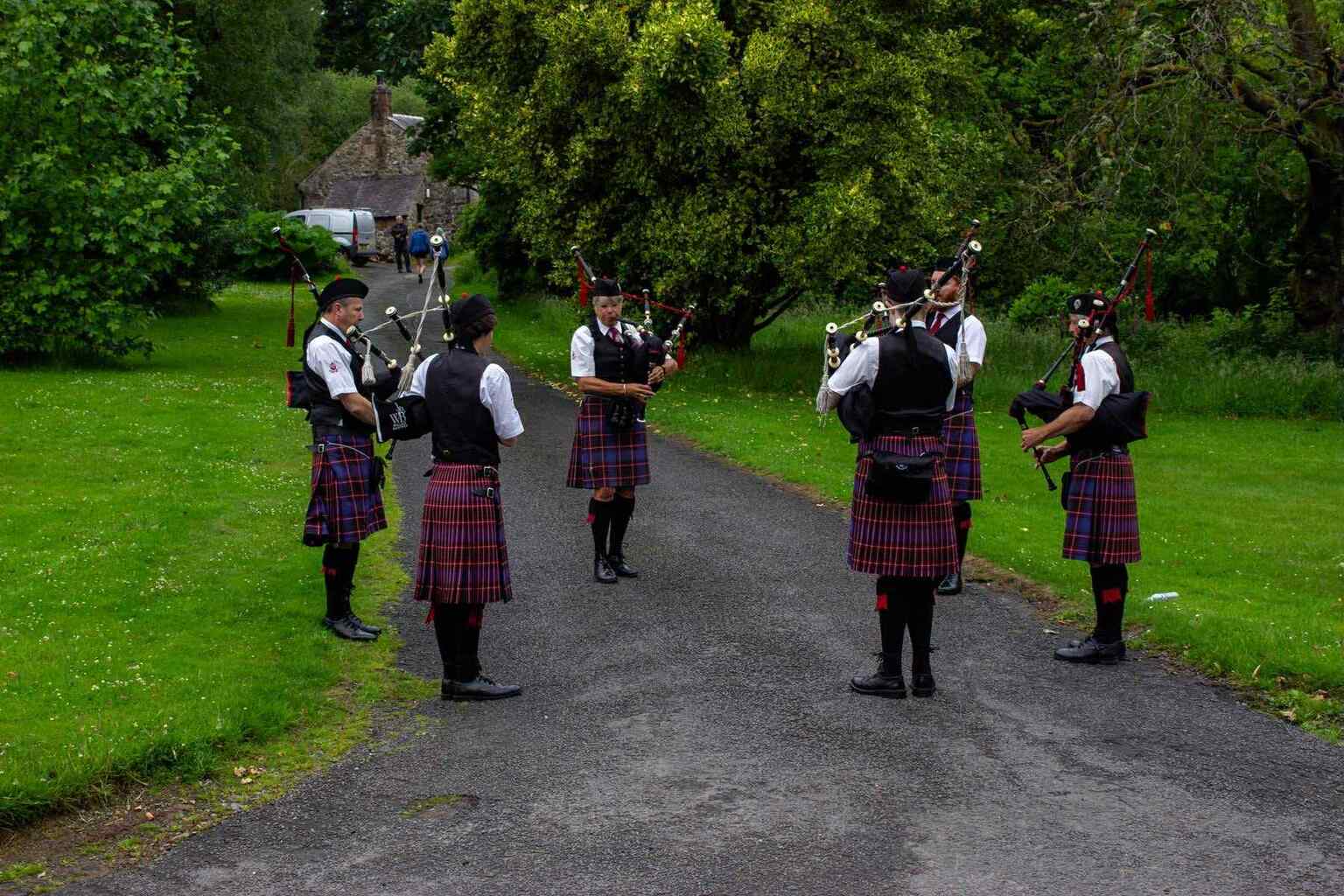 Pipe Band warming up before supporting Glen Rosa Horseshoe Race 2025