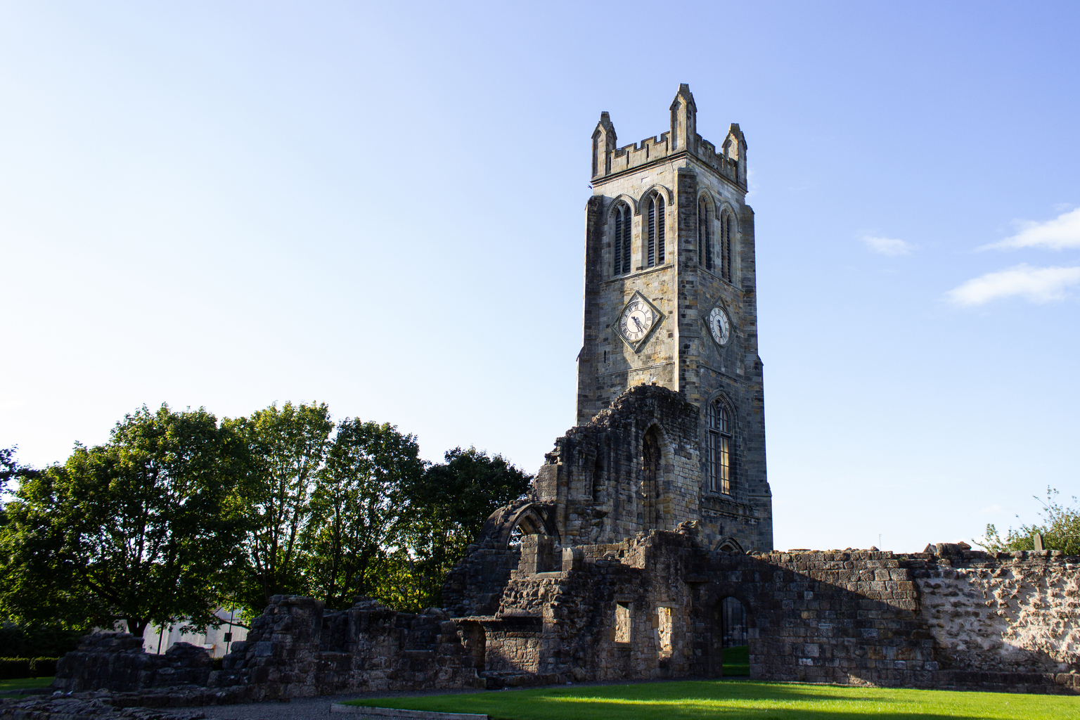 Scenic Kilwinning Abbey Stella Shek Sep 2022 (4).jpg
