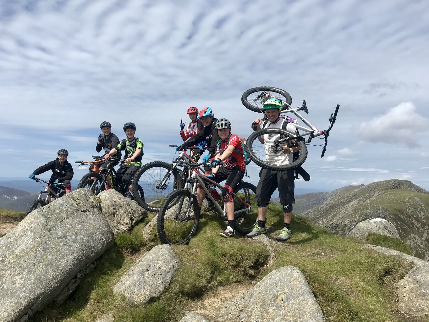 D9sQWxLXYAAJhi6.jfif