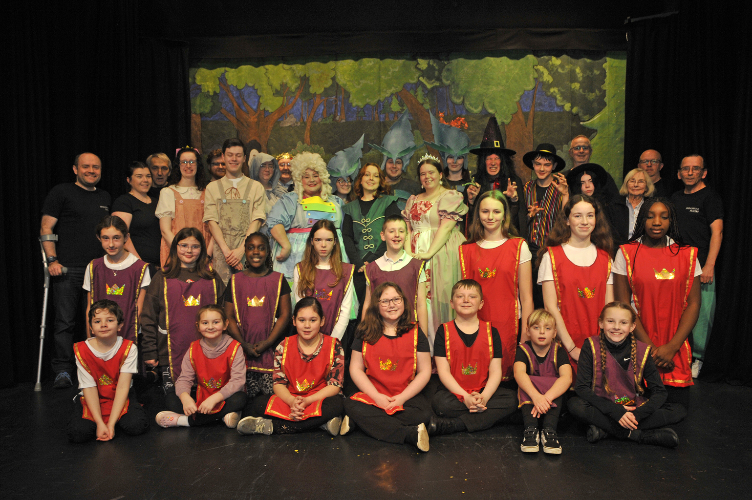 Stevenston Livingstone players panto 261123 cast and crew[16033].jpg